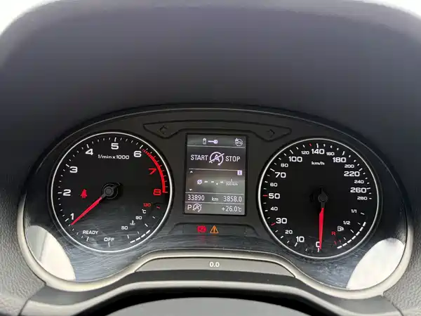 Audi Q2L 2022, фото 10