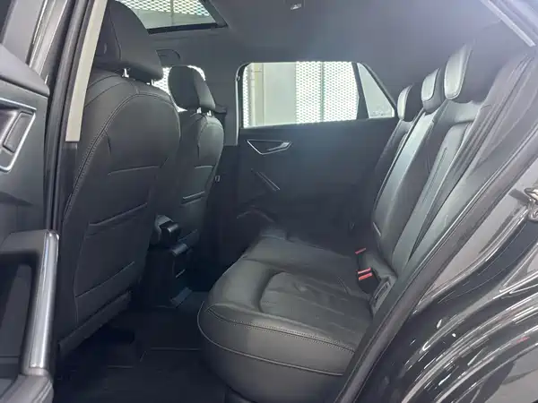 Audi Q2L 2022, фото 6