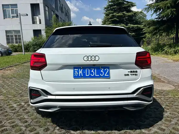 Audi Q2L 2022, фото 5