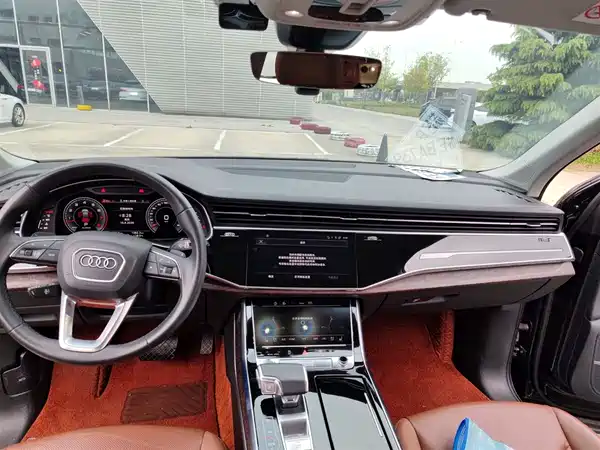 Audi Q7 2023, фото 8