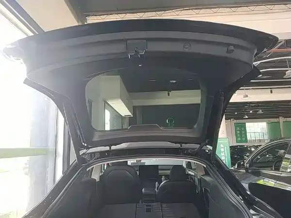 Tesla Model Y 2022, фото 18