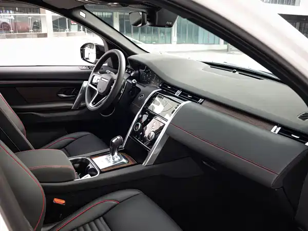 Land Rover Discovery Sport 2023, фото 18