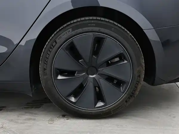 Tesla Model 3 2023, фото 10