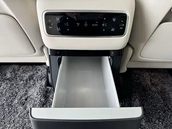 Li Auto MEGA 2024, фото 16