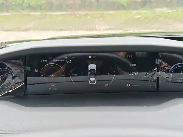 Changan UNI-V 2024, фото 8