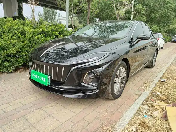 Hongqi E-QM5 2022