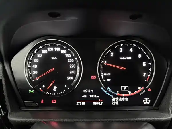 BMW 1 Series 2023, фото 6