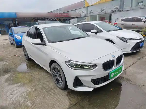 BMW 1 Series 2023, фото 3