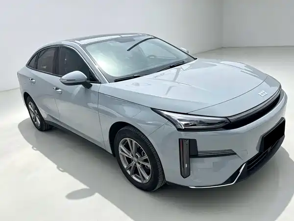 Geely Galaxy L6 2025, фото 3