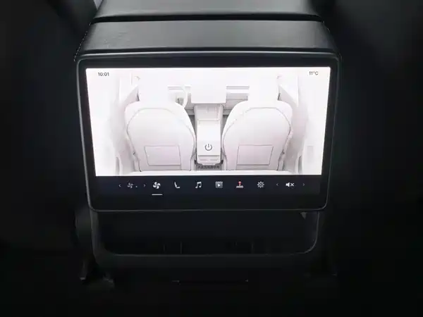 Tesla Model 3 2023, фото 9