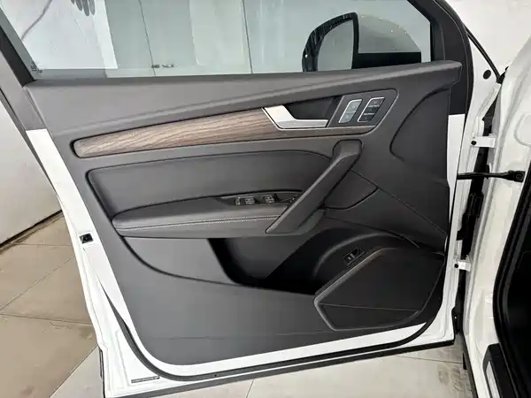 Audi Q5L 2024, фото 10