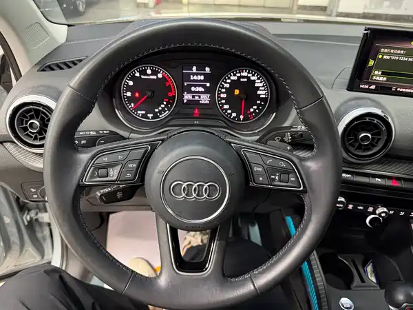 Audi Q2L 2022, фото 10