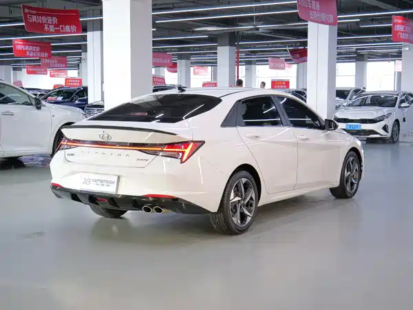 Hyundai Elantra 2022, фото 6