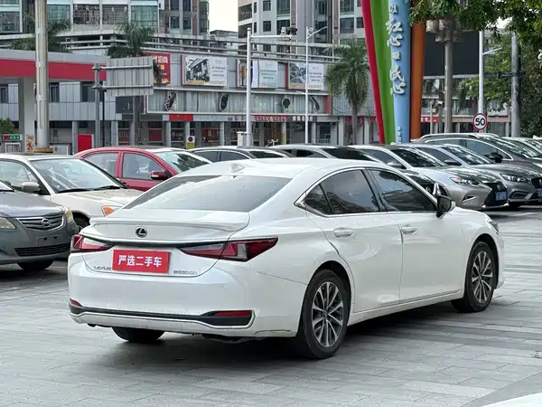 Lexus ES 2022, фото 9