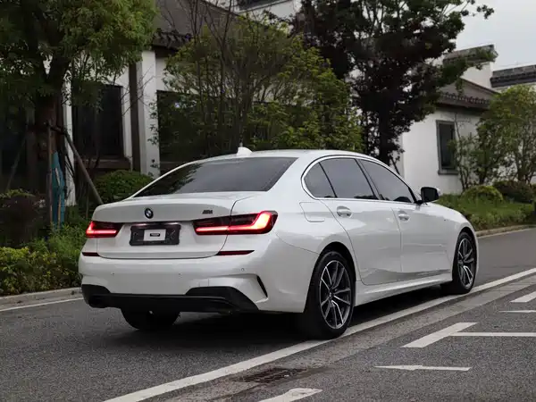 BMW 3 Series 2022, фото 5