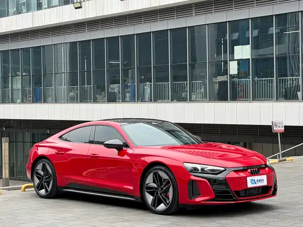 Audi RS e-tron GT 2023, фото 3