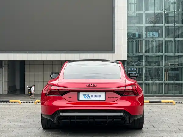 Audi RS e-tron GT 2023, фото 5