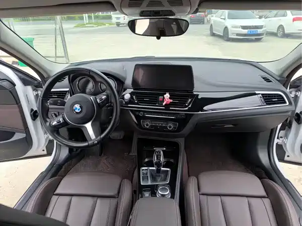BMW 1 Series 2022, фото 5