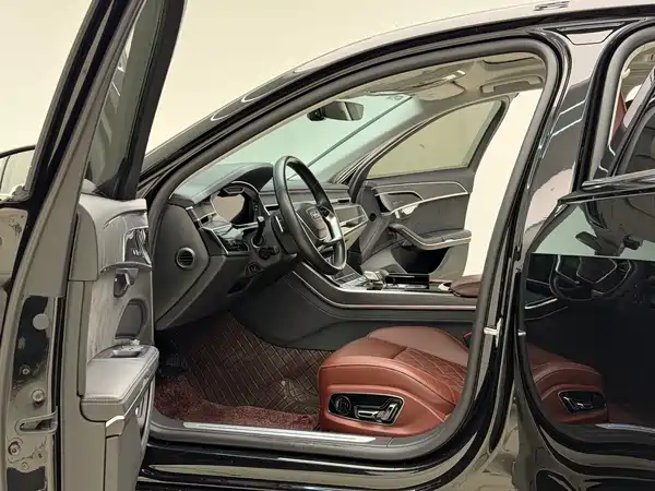 Audi A8 2023, фото 12