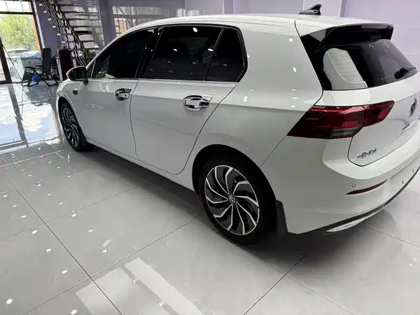 Volkswagen Golf 2023, фото 5
