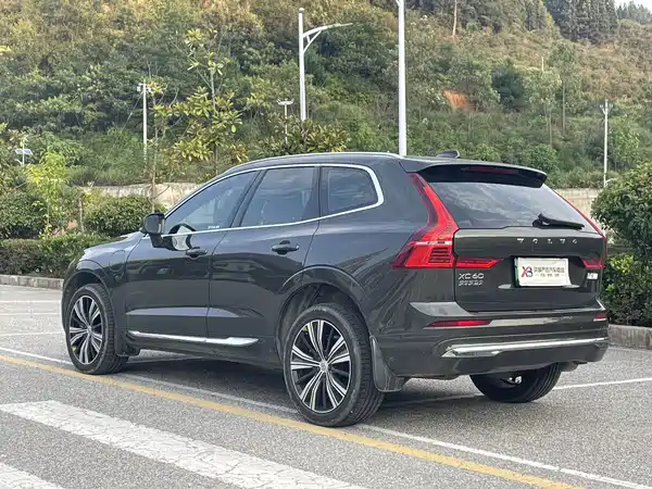 Volvo XC60 PHEV 2022, фото 4