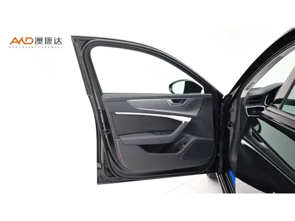 Audi A6 2022, фото 10