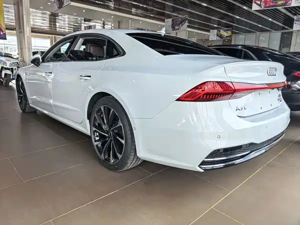 Audi A7L 2022, фото 2