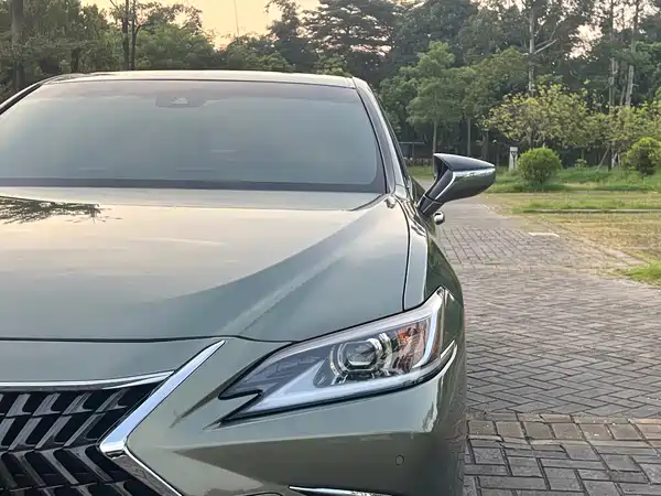 Lexus ES 2022, фото 4