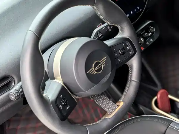 MINI Cooper SE 2024, фото 16