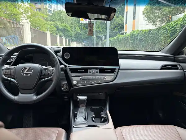 Lexus ES 2023, фото 21