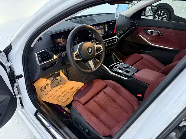BMW 3 Series 2024, фото 5