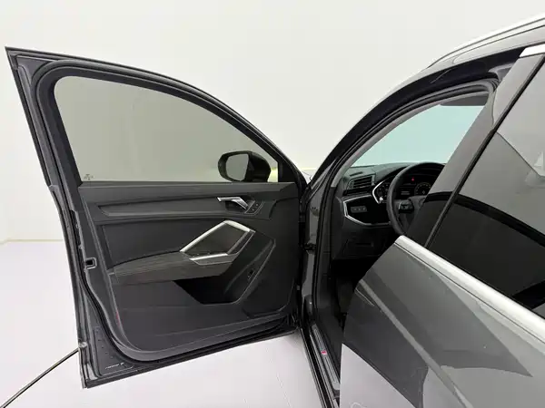 Audi Q3 2023, фото 23