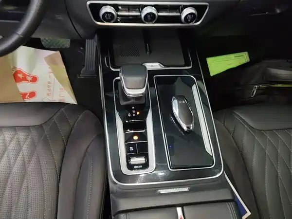 Hongqi HS5 2023, фото 13