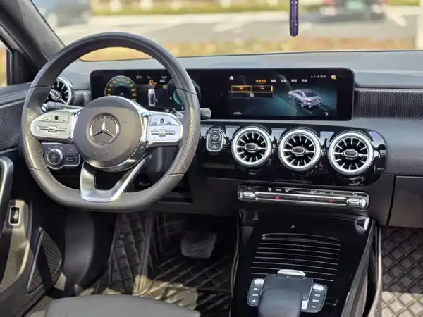 Mercedes-Benz A-Class 2022, фото 17