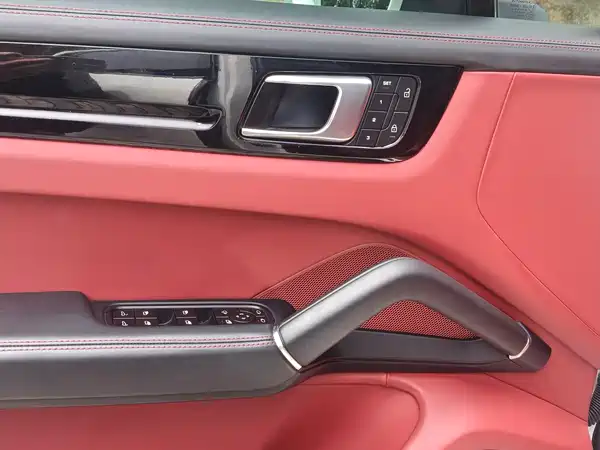 Porsche Cayenne 2022, фото 12