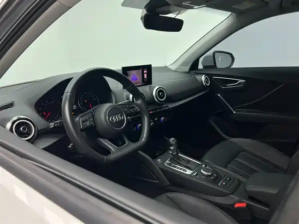 Audi Q2L 2022, фото 16