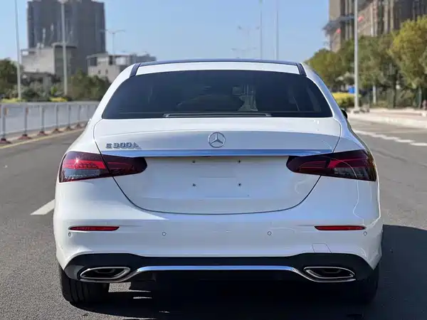 Mercedes-Benz E-Class 2023, фото 5