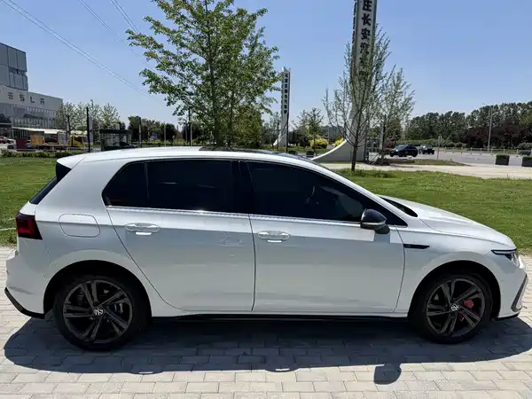 Volkswagen Golf 2023, фото 6