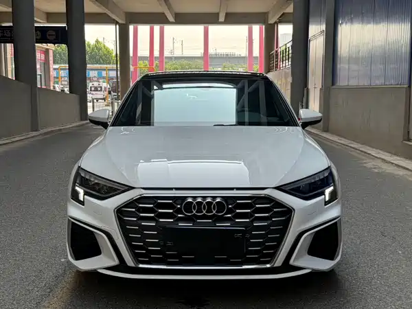 Audi A3 2022, фото 2