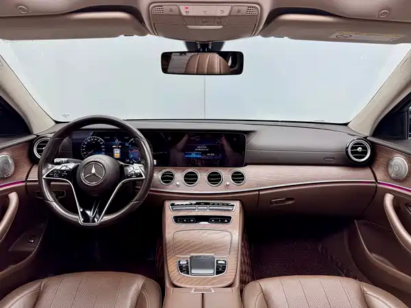 Mercedes-Benz E-Class 2022, фото 17