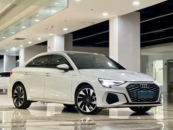 Audi A3 2024, фото 3