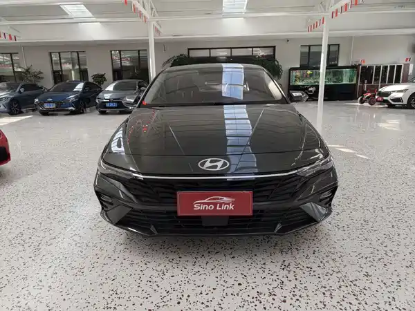 Hyundai Elantra 2023, фото 2