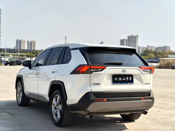 Toyota RAV4 2022, фото 8