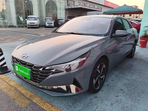 Hyundai Elantra 2022