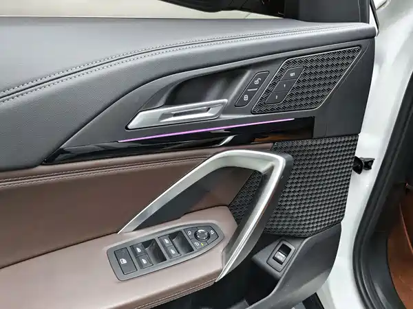 BMW X1 2023, фото 17