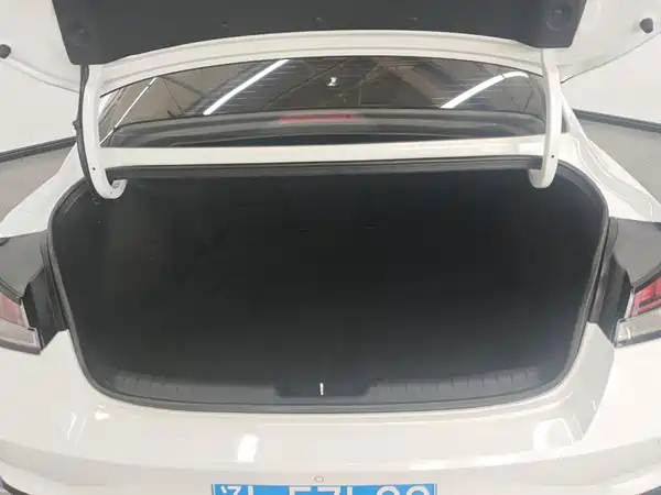 Hyundai Elantra 2022, фото 4