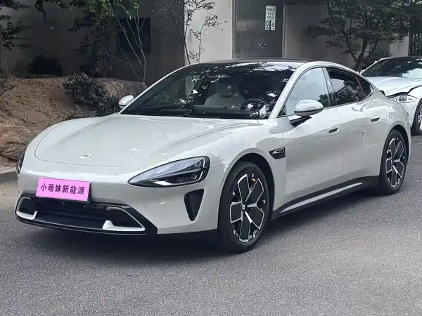 Xiaomi SU7 2024
