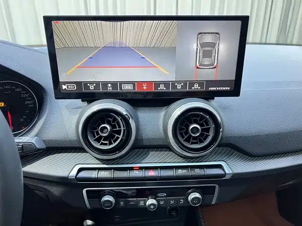 Audi Q2L 2022, фото 16