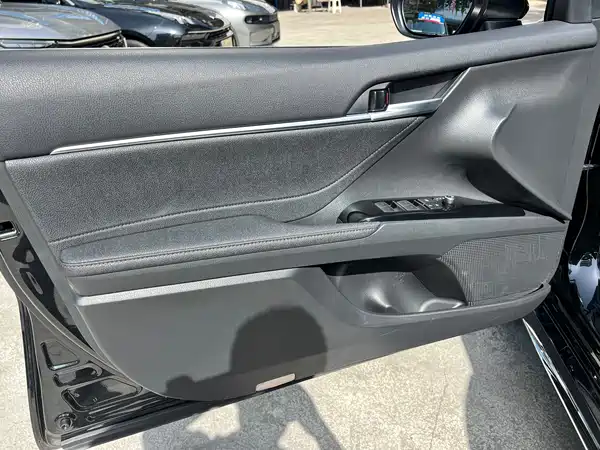 Toyota Camry 2023, фото 7