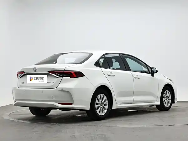 Toyota Corolla 2022, фото 3